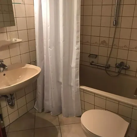 Am Grooten Steen 1, 12 *