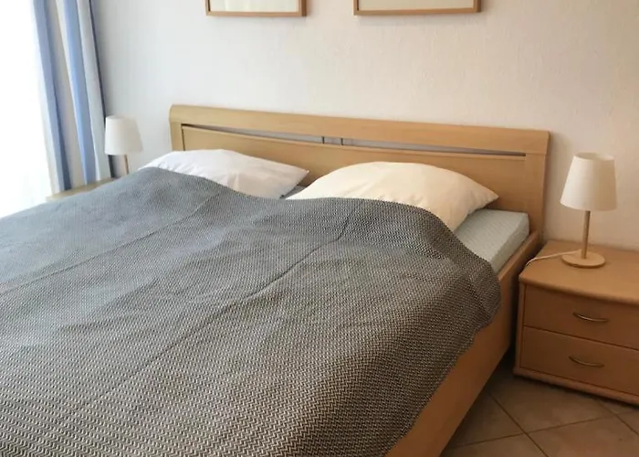 Am Grooten Steen 1, 12 *